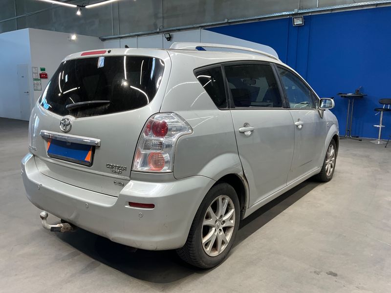 Toyota Corolla Verso 2.2 D-4D Les bleus — zdjęcie 2