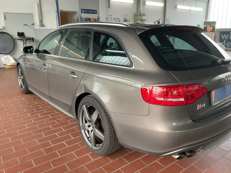 Audi S4 3.0 V6 TFSI quattro — zdjęcie 3