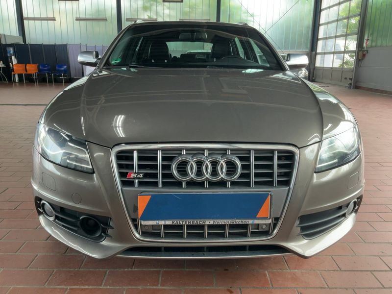 Audi S4 3.0 V6 TFSI quattro — zdjęcie 9