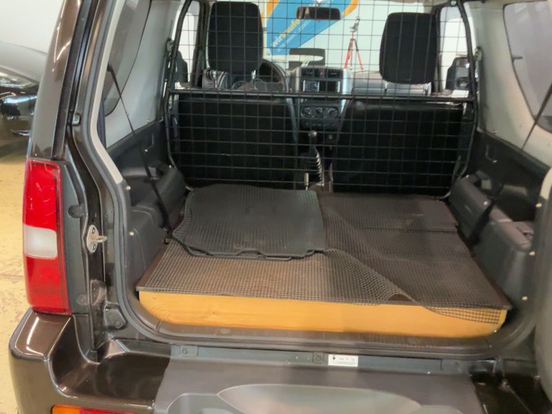 Suzuki Jimny 1.3 Club — zdjęcie 10