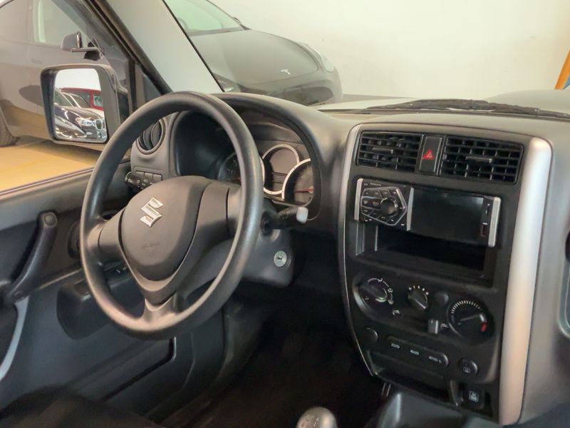 Suzuki Jimny 1.3 Club — zdjęcie 12