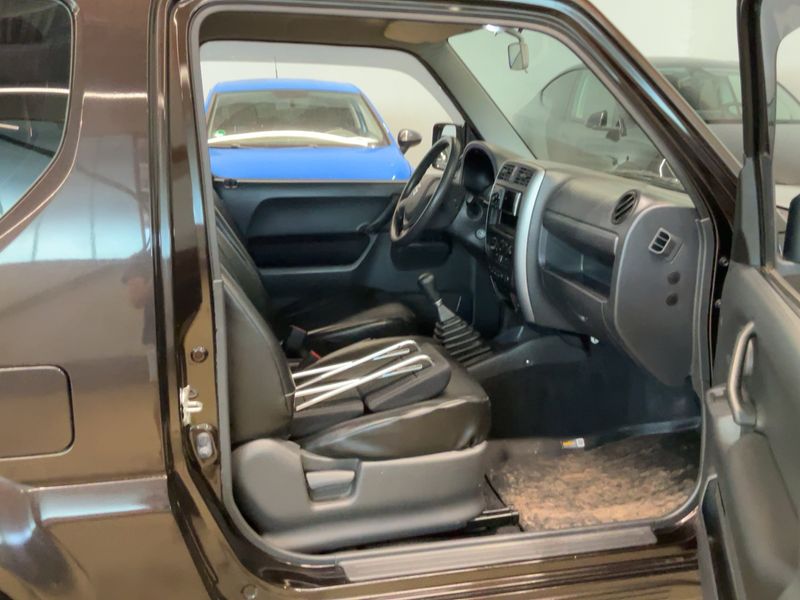 Suzuki Jimny 1.3 Club — zdjęcie 11