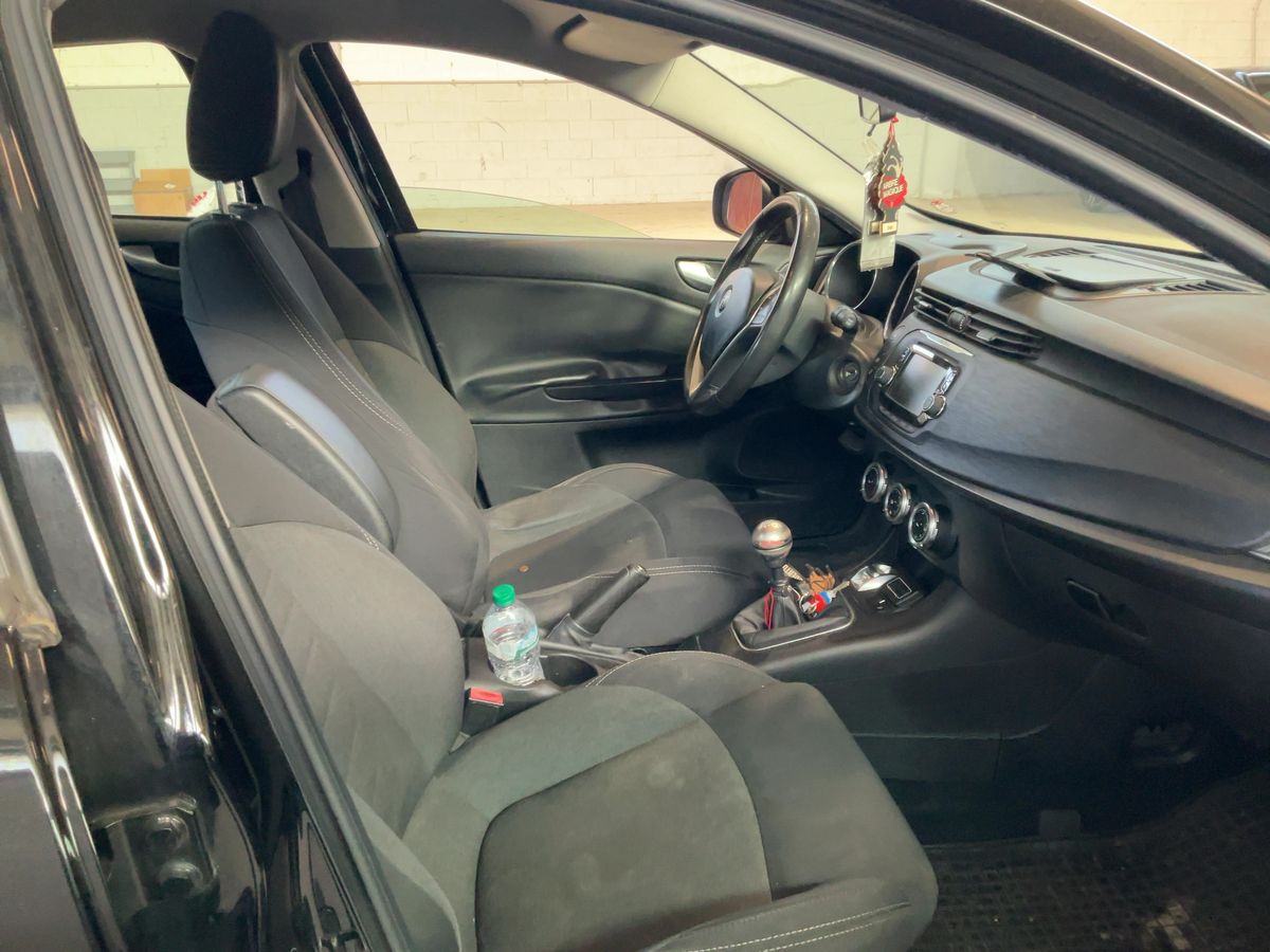 Alfa Romeo 2016 — photo 17