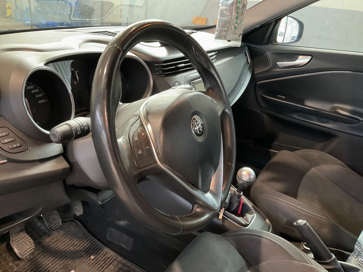 Alfa Romeo 2016 — photo 29