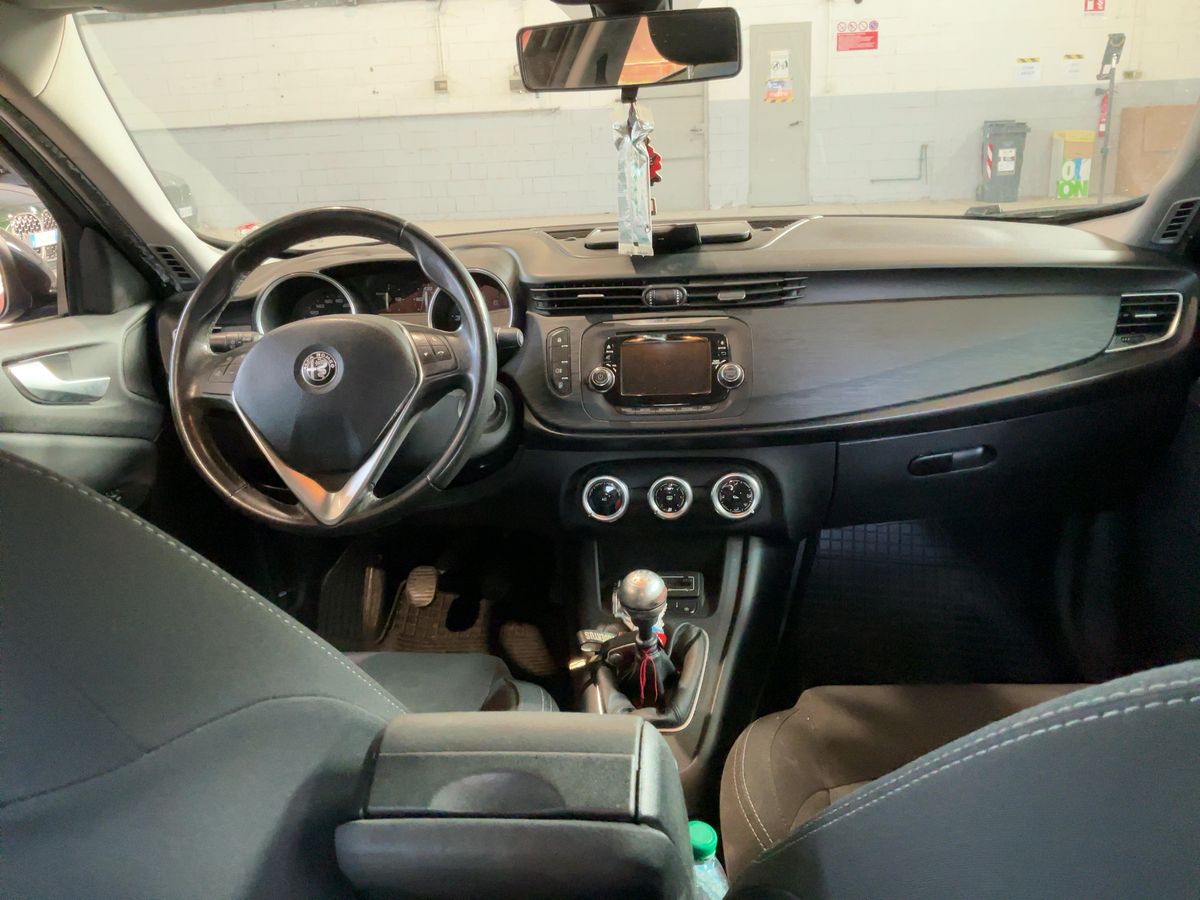 Alfa Romeo 2016 — photo 18