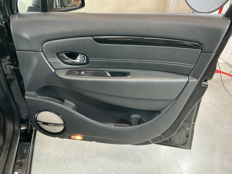 Renault Grand Scenic 1.6 dCi BOSE Edition 2016 – снимка 32