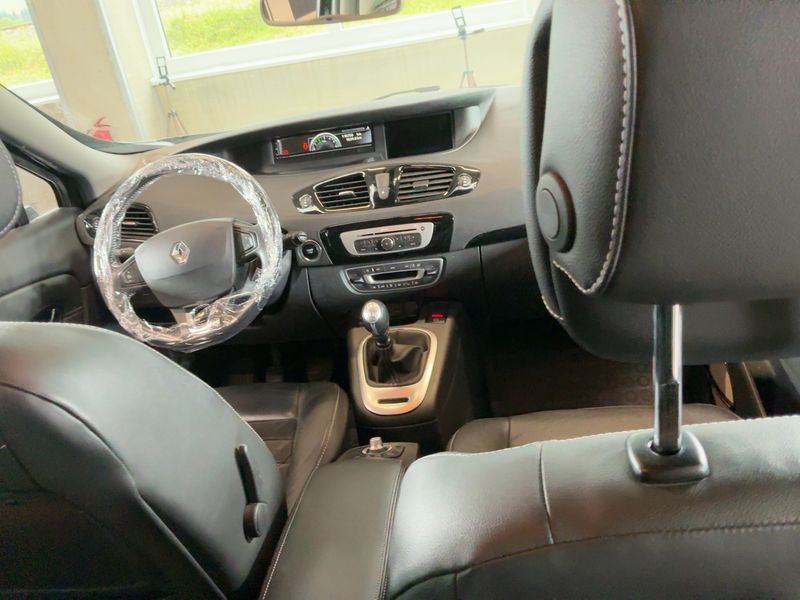 Renault Grand Scenic 1.6 dCi BOSE Edition 2016 – снимка 17
