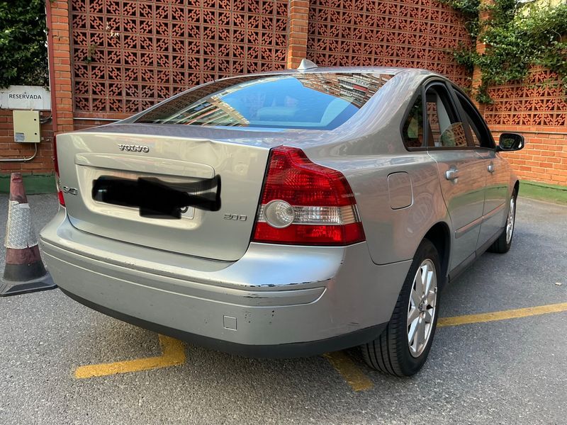 Volvo S40 2.0 D Momentum — zdjęcie 2