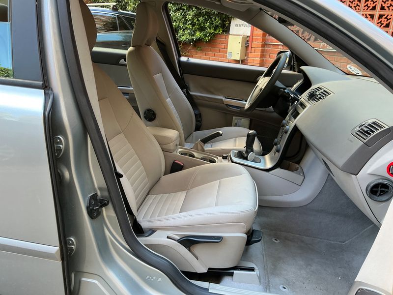 Volvo S40 2.0 D Momentum — zdjęcie 3