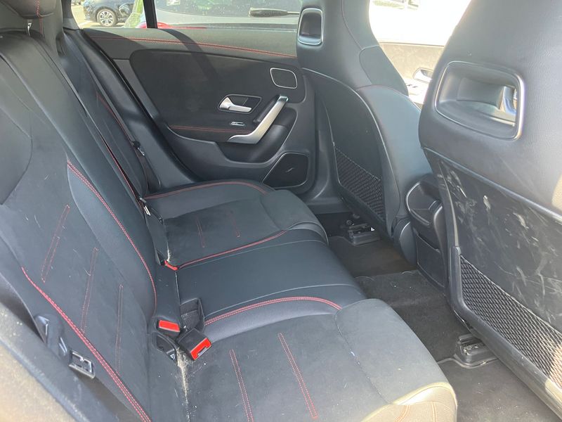 Mercedes-Benz CLA-Klasse CLA 200 d Shooting Brake AMG Line — zdjęcie 14