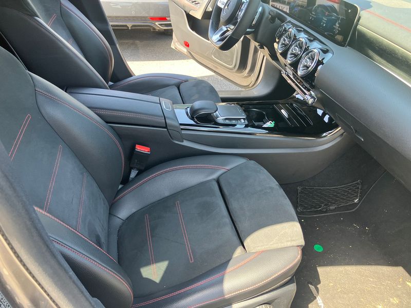 Mercedes-Benz CLA-Klasse CLA 200 d Shooting Brake AMG Line — zdjęcie 20
