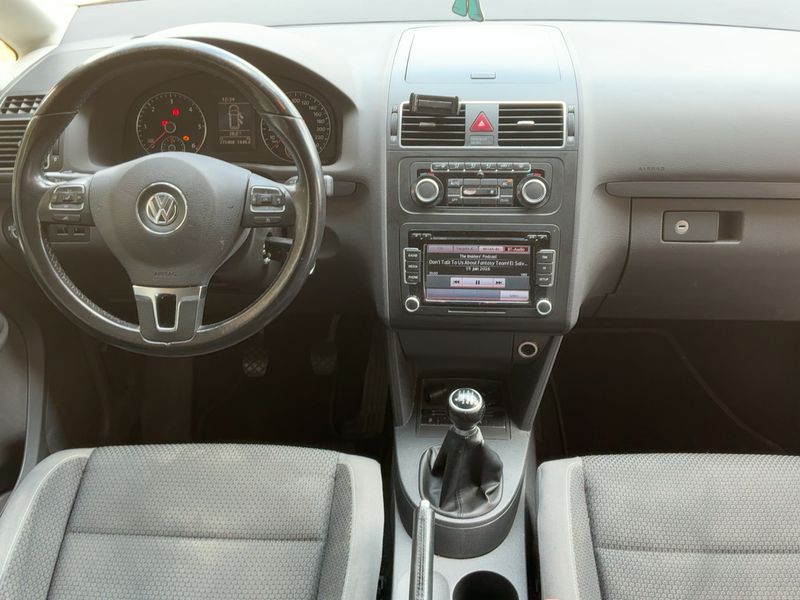 Volkswagen Touran 2.0 TDI Advance 2012 – снимка 17