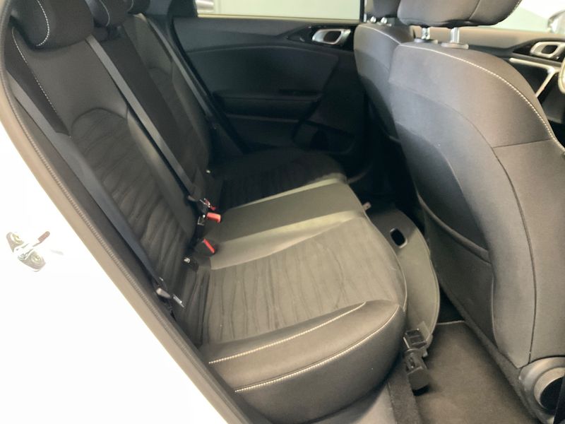 Kia pro_cee'd 1.5 TGDI GT Line — zdjęcie 14