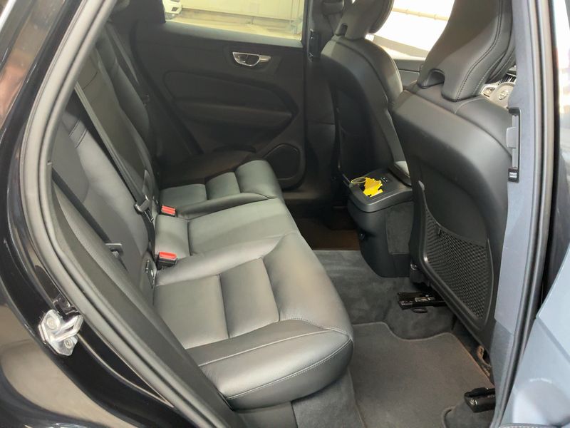 Volvo XC60 2.0 B5 Diesel Mild-Hybrid Inscription AWD — zdjęcie 14