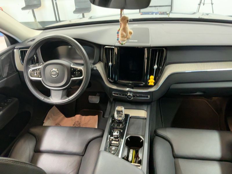 Volvo XC60 2.0 B5 Diesel Mild-Hybrid Inscription AWD — zdjęcie 12