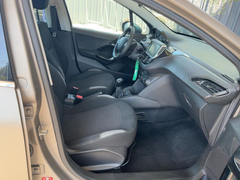 Peugeot 208 1.6 Blue-HDi Active 2015 – снимка 16