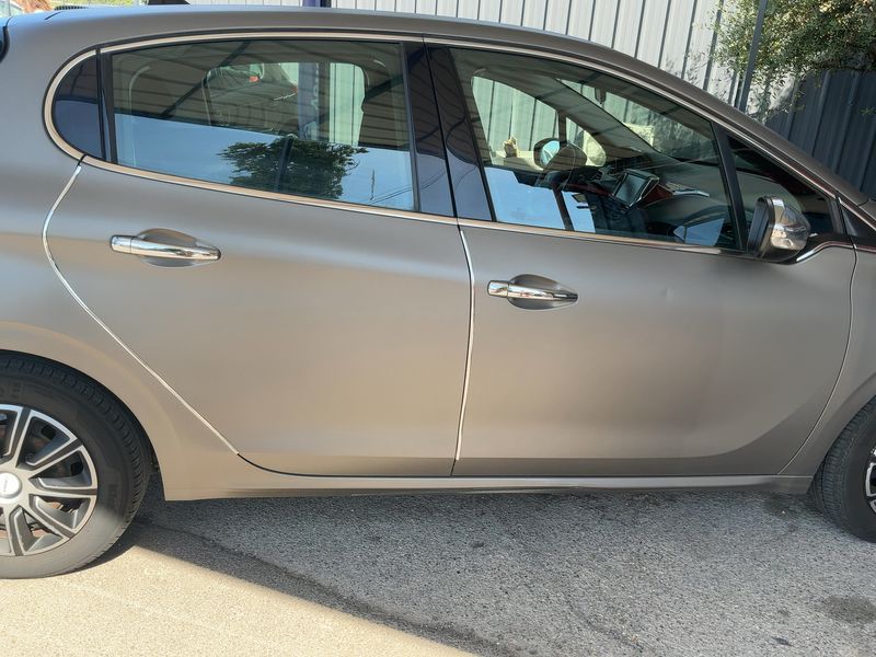 Peugeot 208 1.6 Blue-HDi Active 2015 – снимка 10