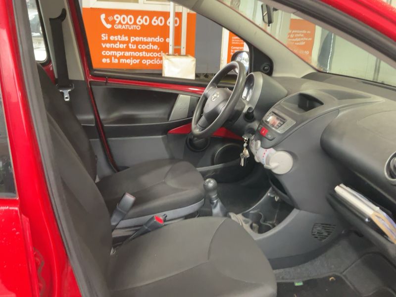 Toyota Aygo 1.0 Live — zdjęcie 11