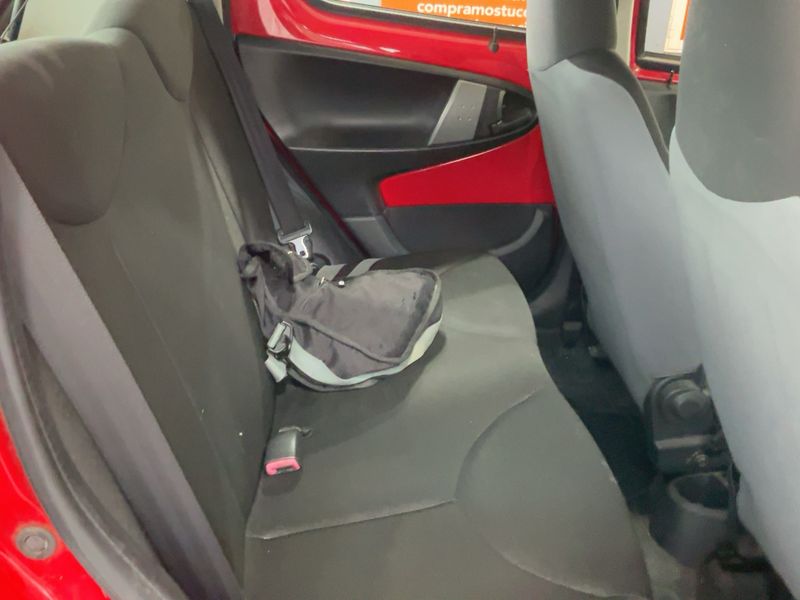 Toyota Aygo 1.0 Live — zdjęcie 14