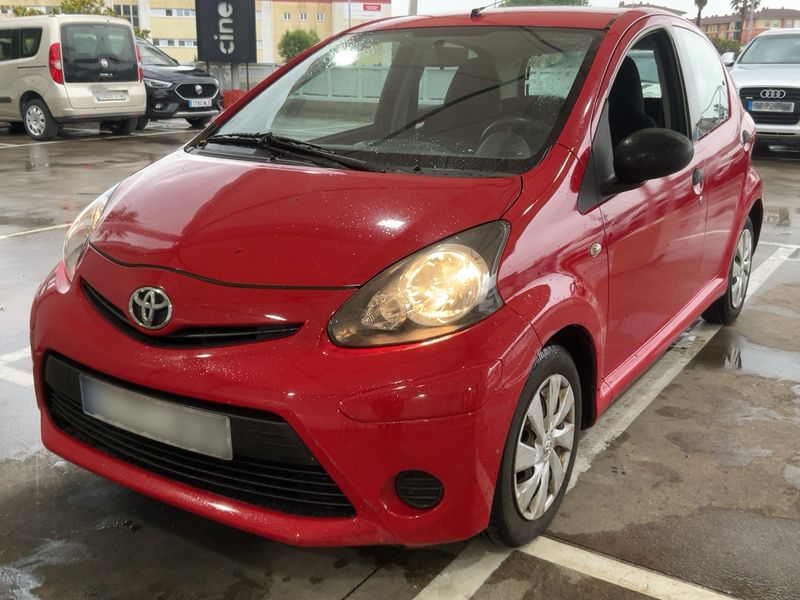 Toyota Aygo 1.0 Live — zdjęcie 1