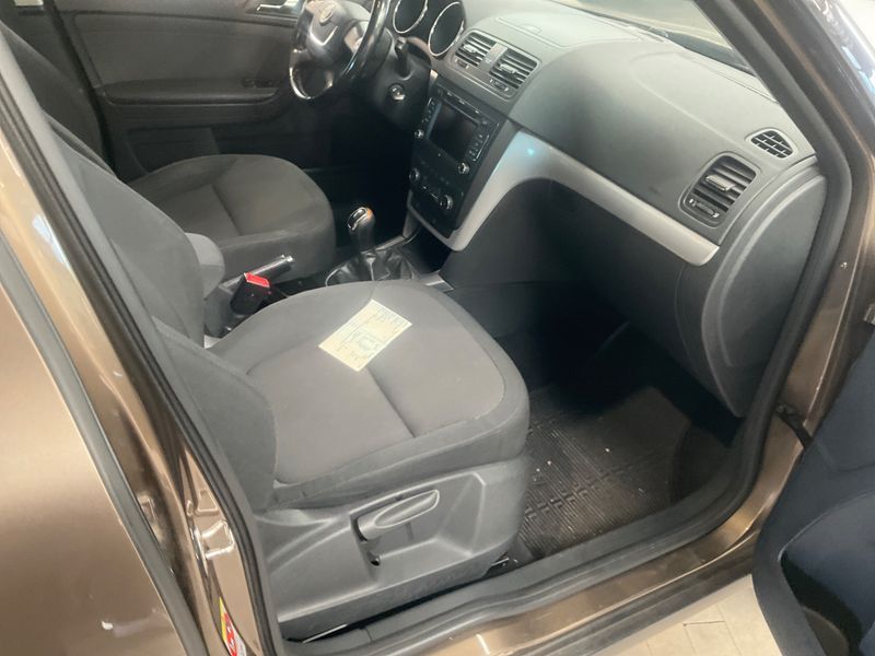 Skoda Yeti 1.2 TSI Ambition Plus Edition — zdjęcie 3