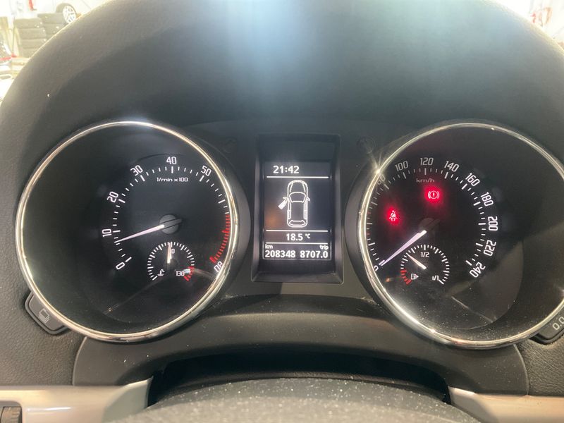 Skoda Yeti 1.2 TSI Ambition Plus Edition — zdjęcie 4