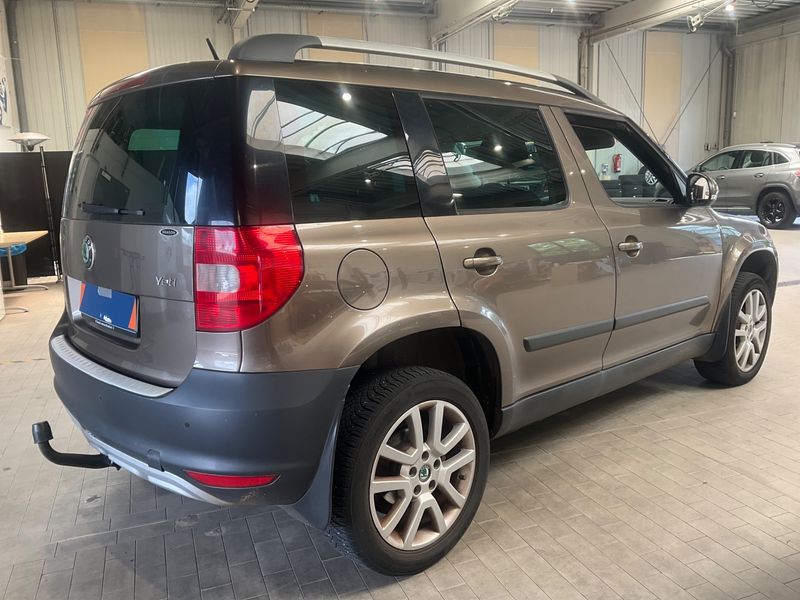 Skoda Yeti 1.2 TSI Ambition Plus Edition — zdjęcie 2