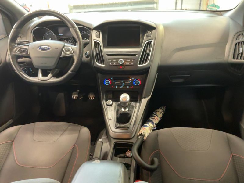 Ford Focus 1.0 EcoBoost ST-Line 2017 – снимка 18