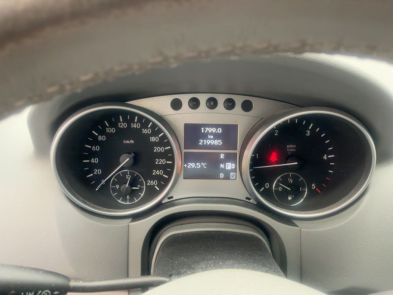 Mercedes-Benz M-Klasse ML 320 CDI — zdjęcie 13