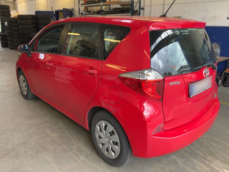 Toyota Verso-S 1.33 Dual VVT-i Life — zdjęcie 3
