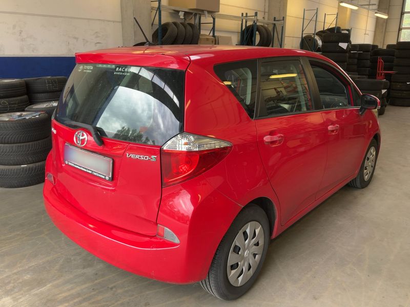 Toyota Verso-S 1.33 Dual VVT-i Life — zdjęcie 6