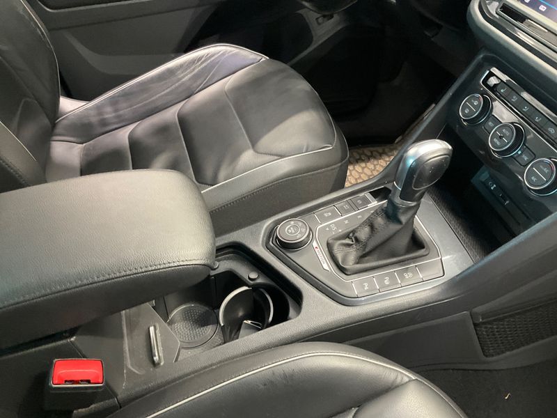 Volkswagen Tiguan 2.0 TDI Highline 4Motion BlueMotion Tech 2017 – снимка 27