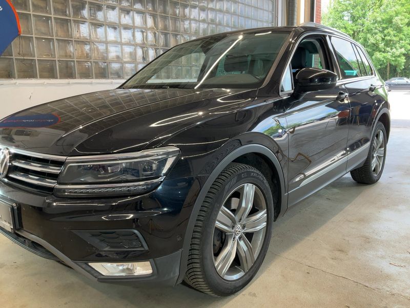 Volkswagen Tiguan 2.0 TDI Highline 4Motion BlueMotion Tech — zdjęcie 2