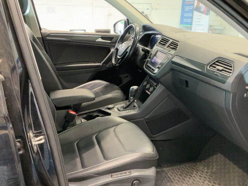 Volkswagen Tiguan 2.0 TDI Highline 4Motion BlueMotion Tech — zdjęcie 11