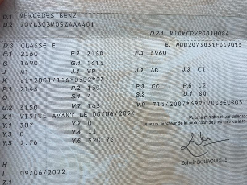 Mercedes-Benz E-Klasse E 250 CDI BlueEfficiency Avantgarde — zdjęcie 15