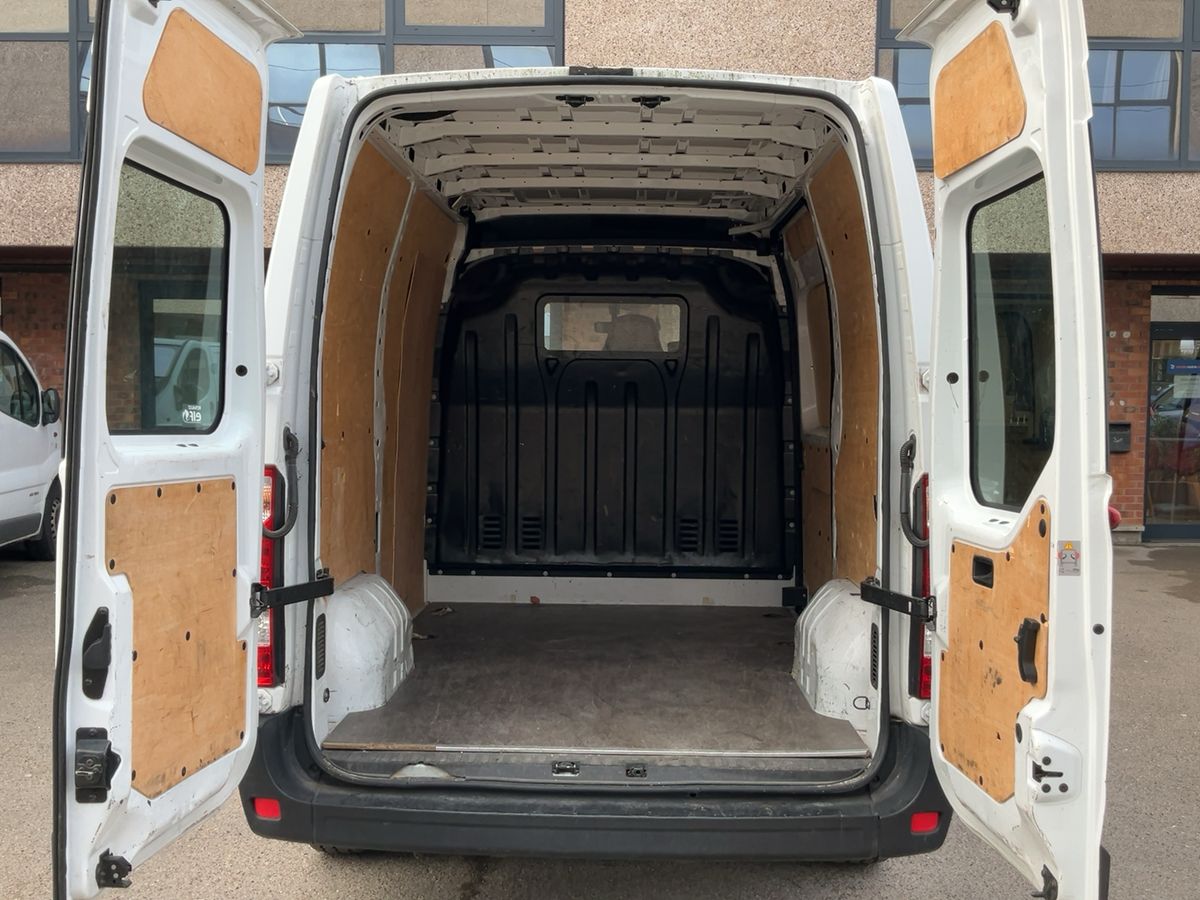 Renault Master 2018 — photo 16