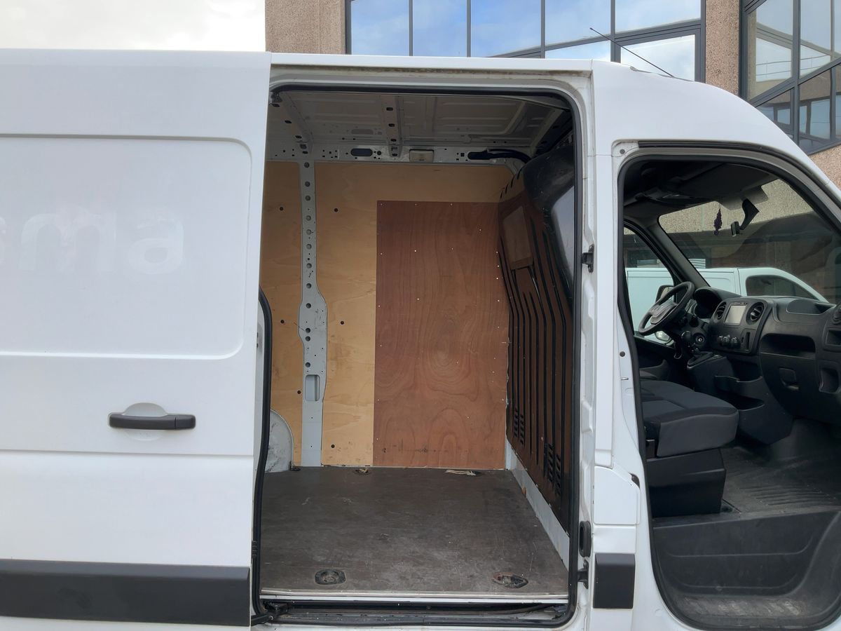 Renault Master 2018 — photo 20