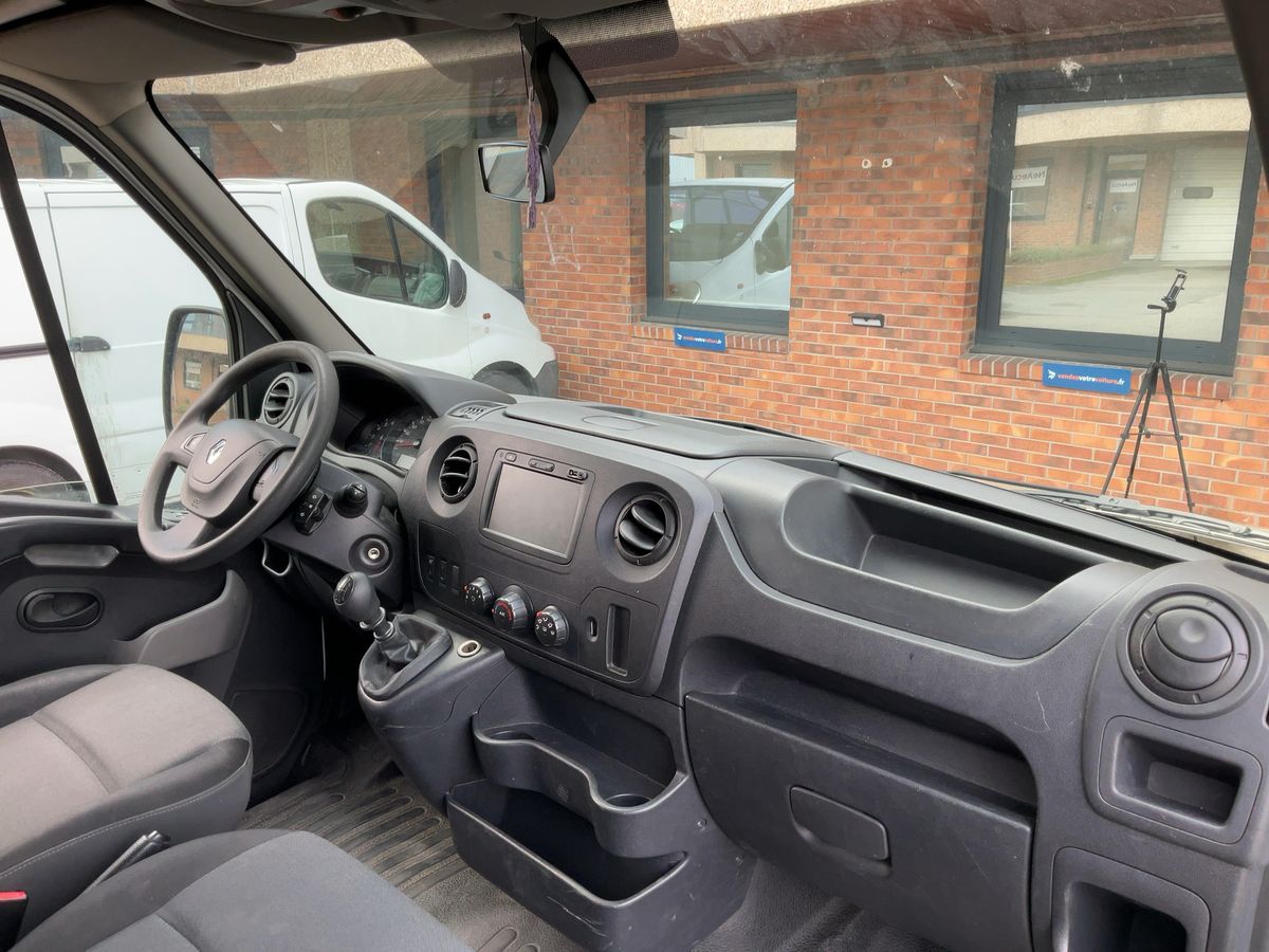 Renault Master 2018 — photo 18