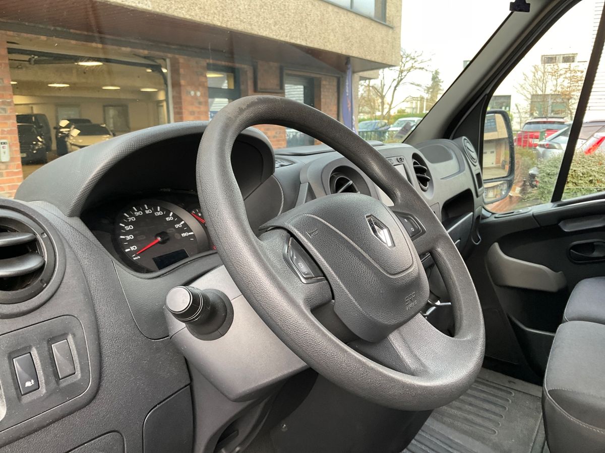 Renault Master 2018 — photo 38