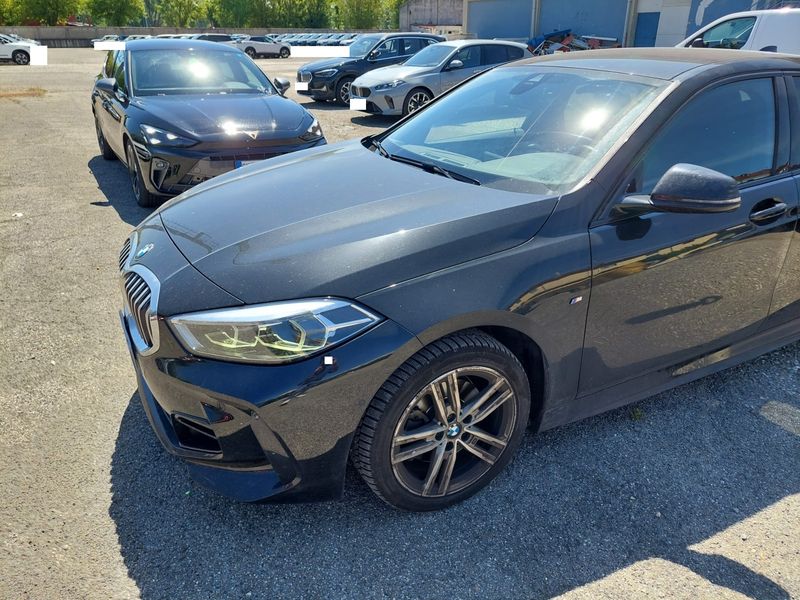 BMW 1er 118d M Sport 2022 – снимка 19
