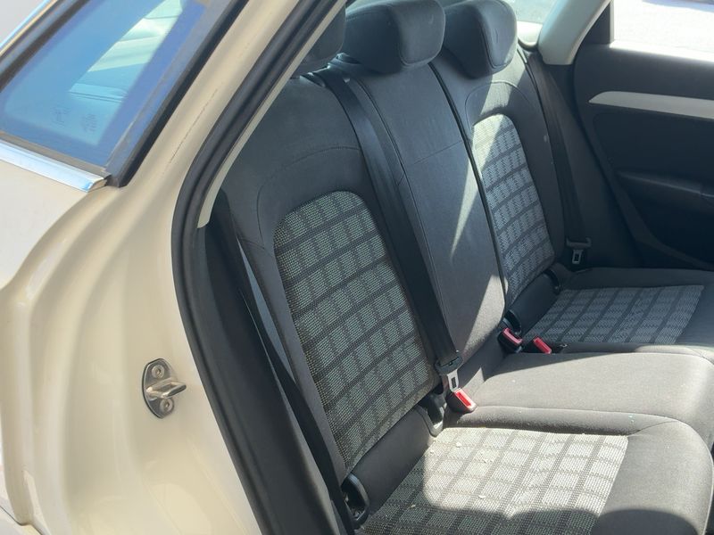 Audi Q3 2.0 TDI quattro Ambition — zdjęcie 14
