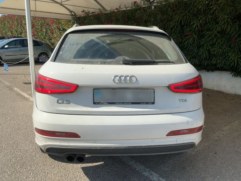 Audi Q3 2.0 TDI quattro Ambition — zdjęcie 5