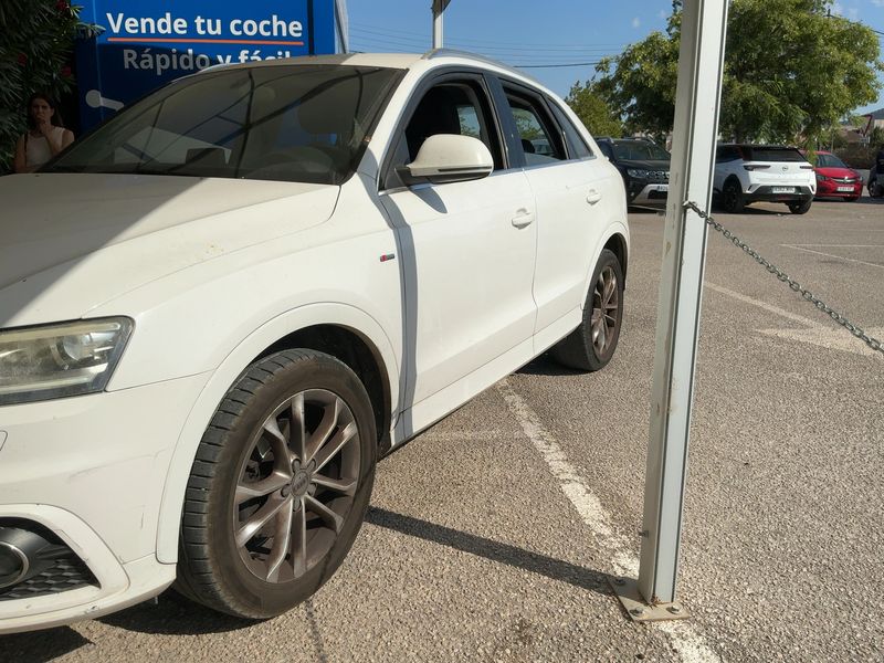 Audi Q3 2.0 TDI quattro Ambition — zdjęcie 2
