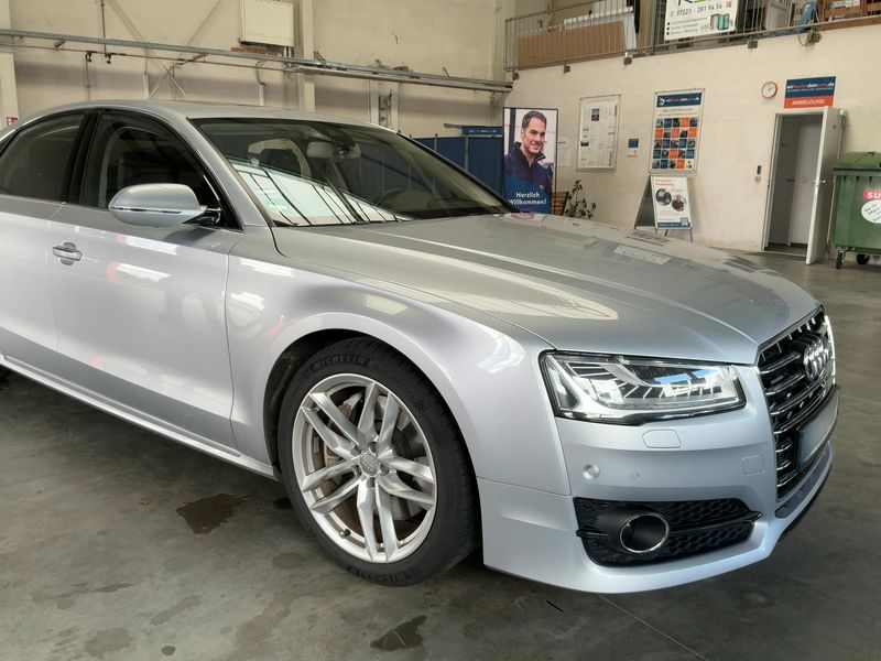 Audi A8 4.0 V8 TFSI quattro — zdjęcie 8