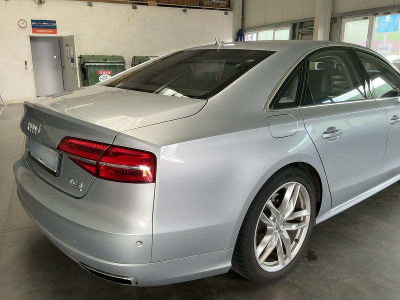 Audi A8 4.0 V8 TFSI quattro — zdjęcie 6