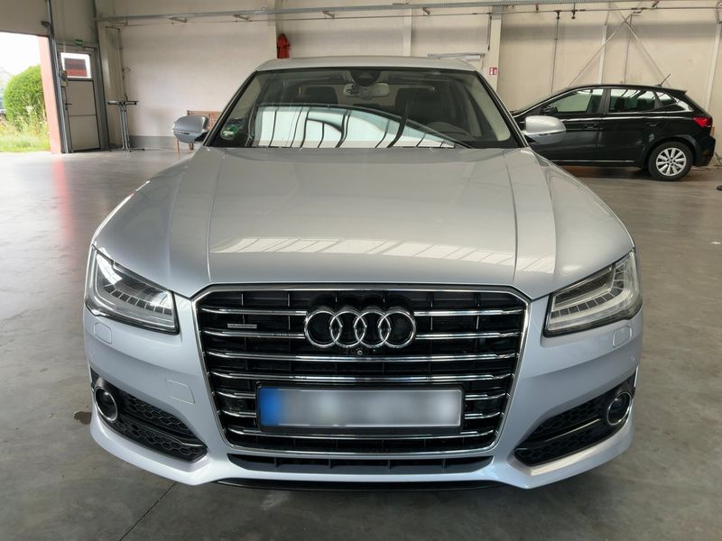 Audi A8 4.0 V8 TFSI quattro — zdjęcie 9