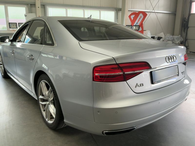 Audi A8 4.0 V8 TFSI quattro — zdjęcie 3