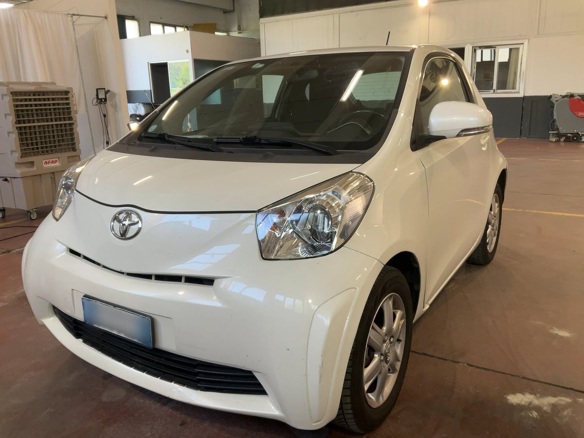 Toyota iQ 2010