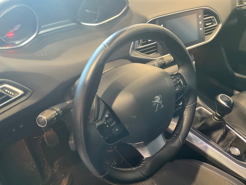 Peugeot 308 1.2 e-THP Allure 2020 – снимка 23