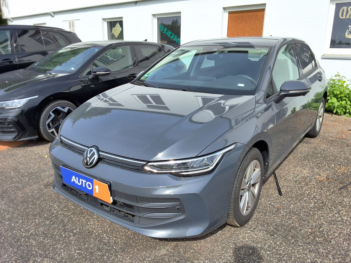 Volkswagen Golf 2025 — photo 1